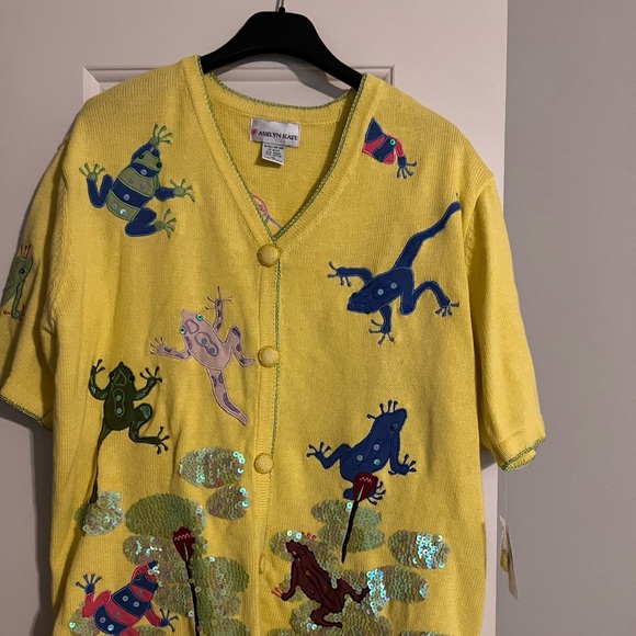 Woman’s sweater - Picture 2 of 3